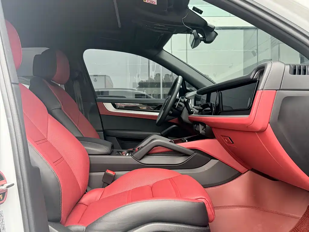 Porsche Cayenne — миниатюра 9