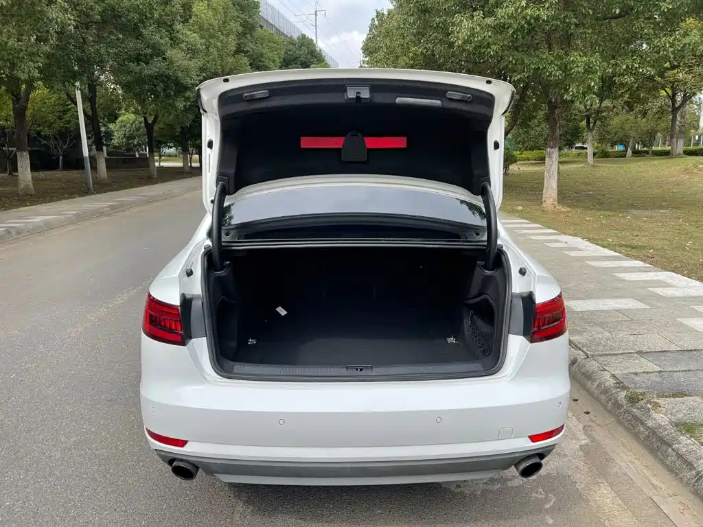 Audi A4L — миниатюра 11