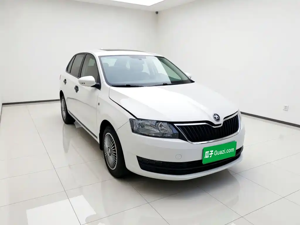 Skoda Rapid Spaceback — миниатюра 3
