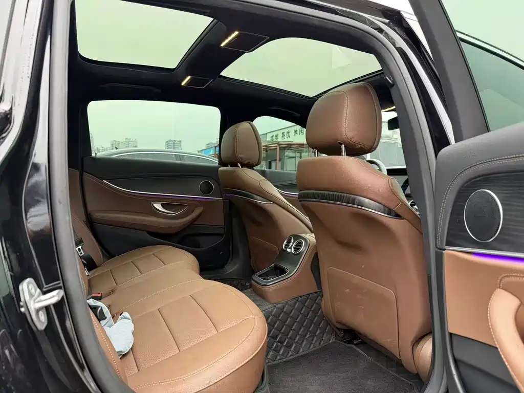 MERCEDES-BENZ E CLASS