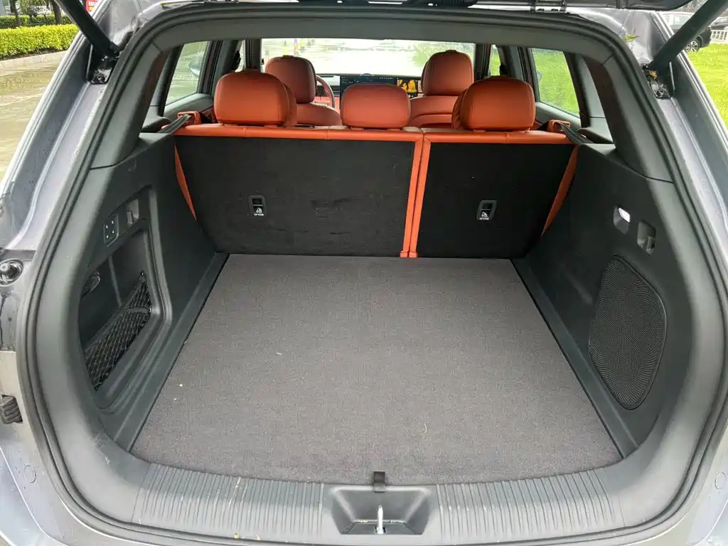 Hongqi Красный флаг HS6 PHEV — миниатюра 10