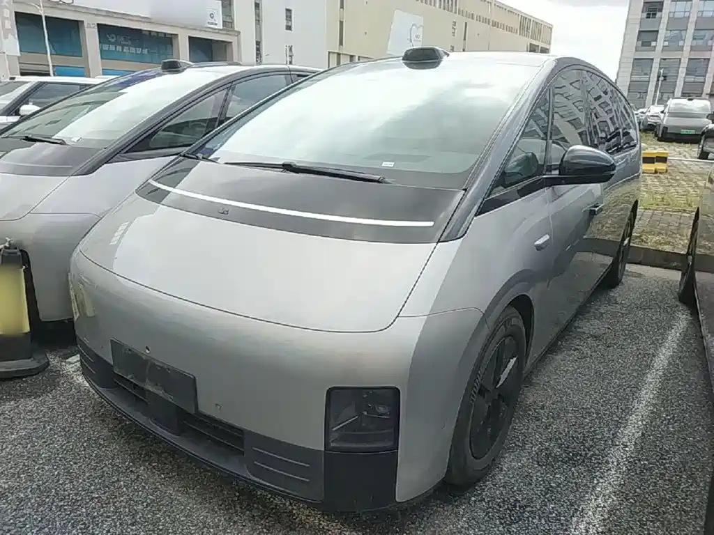 Li Auto Li MEGA — миниатюра 2