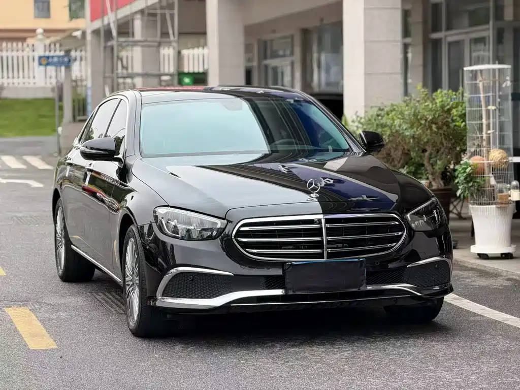 Mercedes-Benz E-Class — миниатюра 17