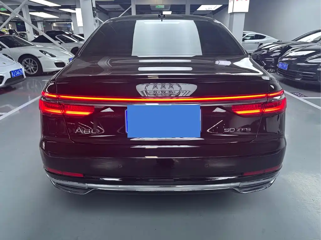 AUDI A8