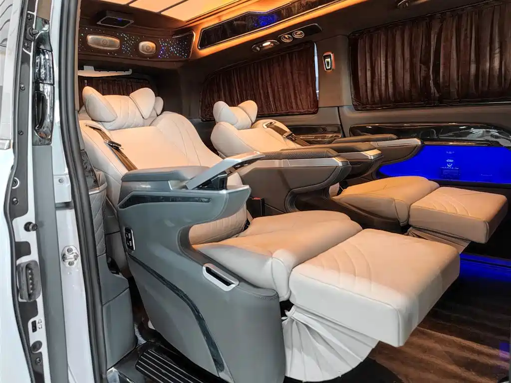 Mercedes-Benz Vito 2021 2.0T 7 мест