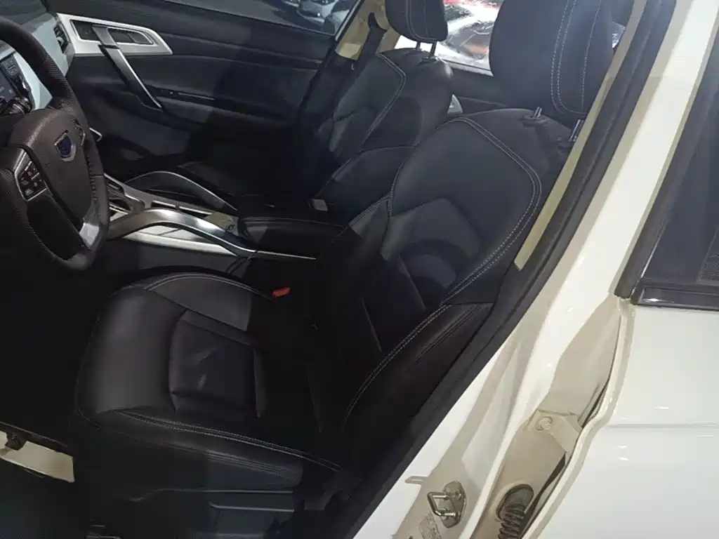 Geely Boyue — миниатюра 15