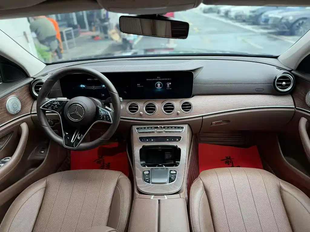Mercedes-Benz E-Class — миниатюра 4