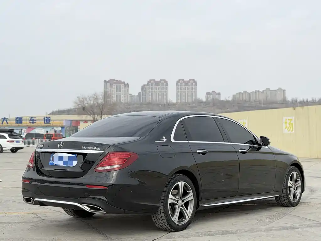 MERCEDES-BENZ E CLASS