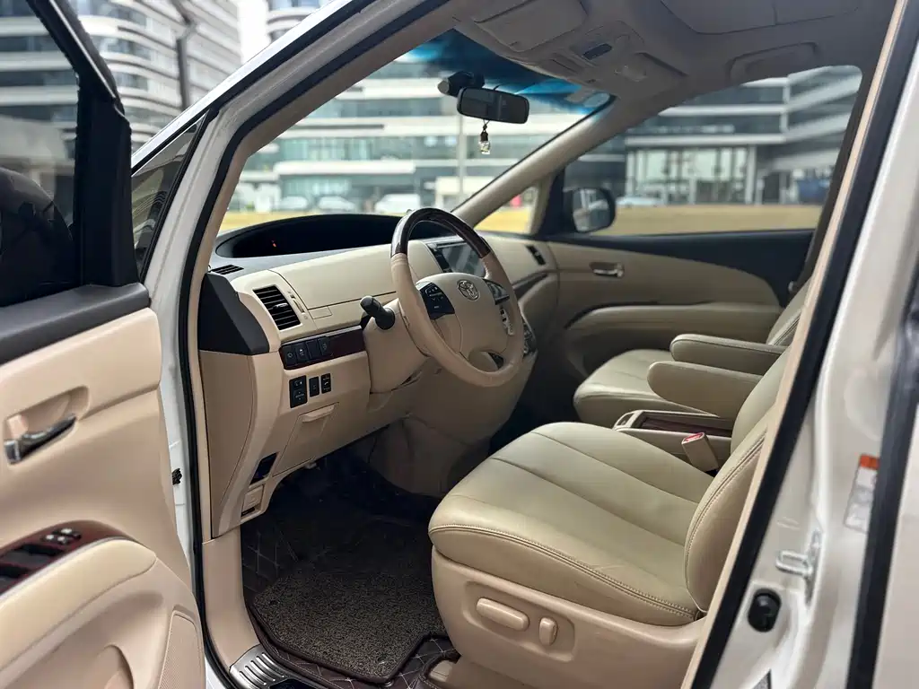 Toyota Previa 2018 2.4L AT