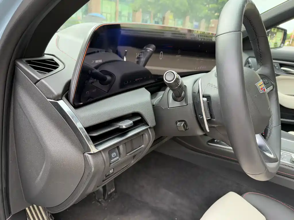 Cadillac CT5 — миниатюра 13