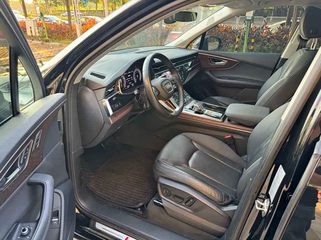 Audi Q7 — миниатюра 5