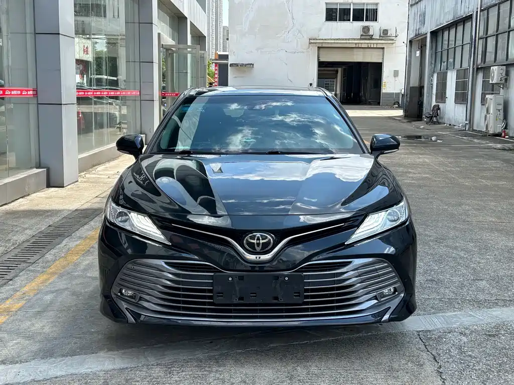 Toyota Camry — миниатюра 2
