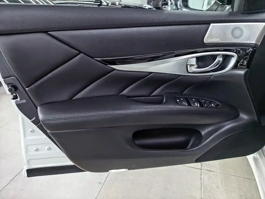 Infiniti Q70 Q70L 2.5L Elite Edition, фото 12