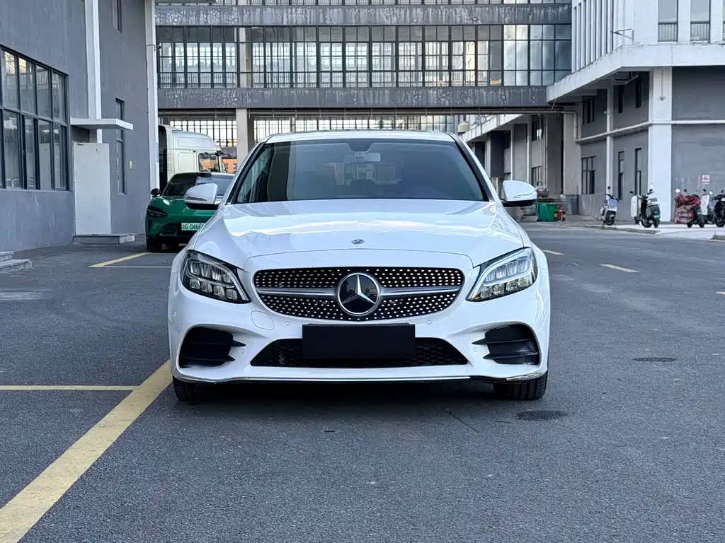 Mercedes-Benz C-Class — миниатюра 2
