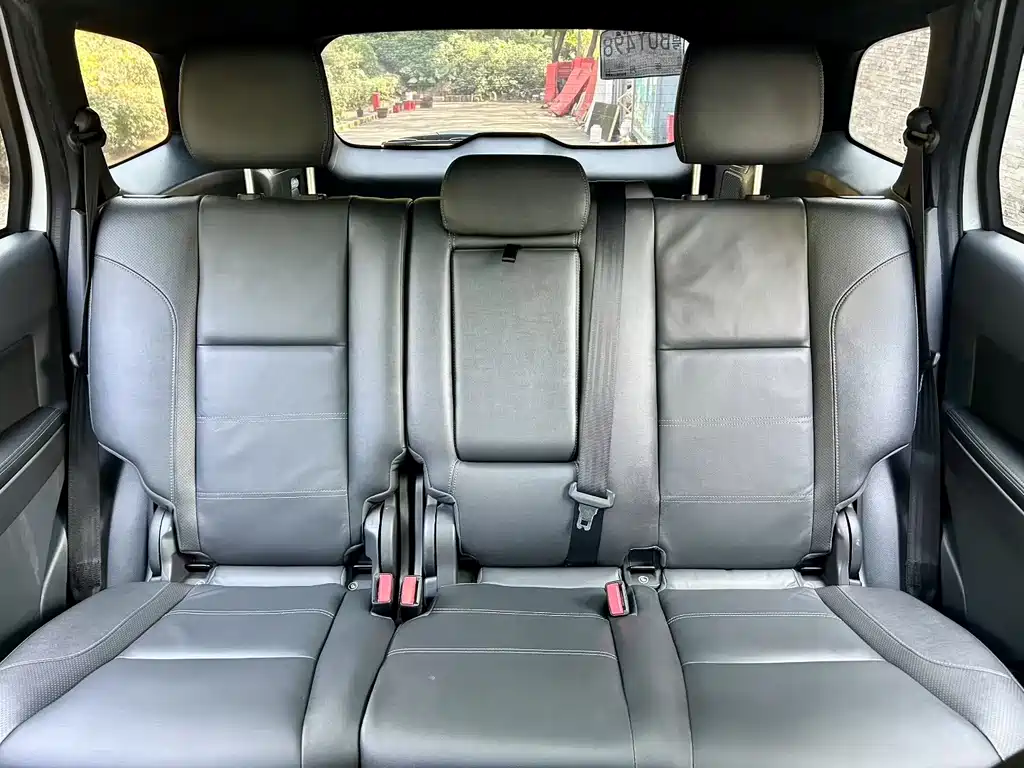 Ford Everest — миниатюра 6