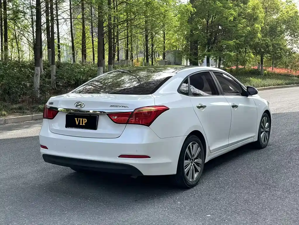 Hyundai Mistra 2014 1.8L AT Luxury DLX
