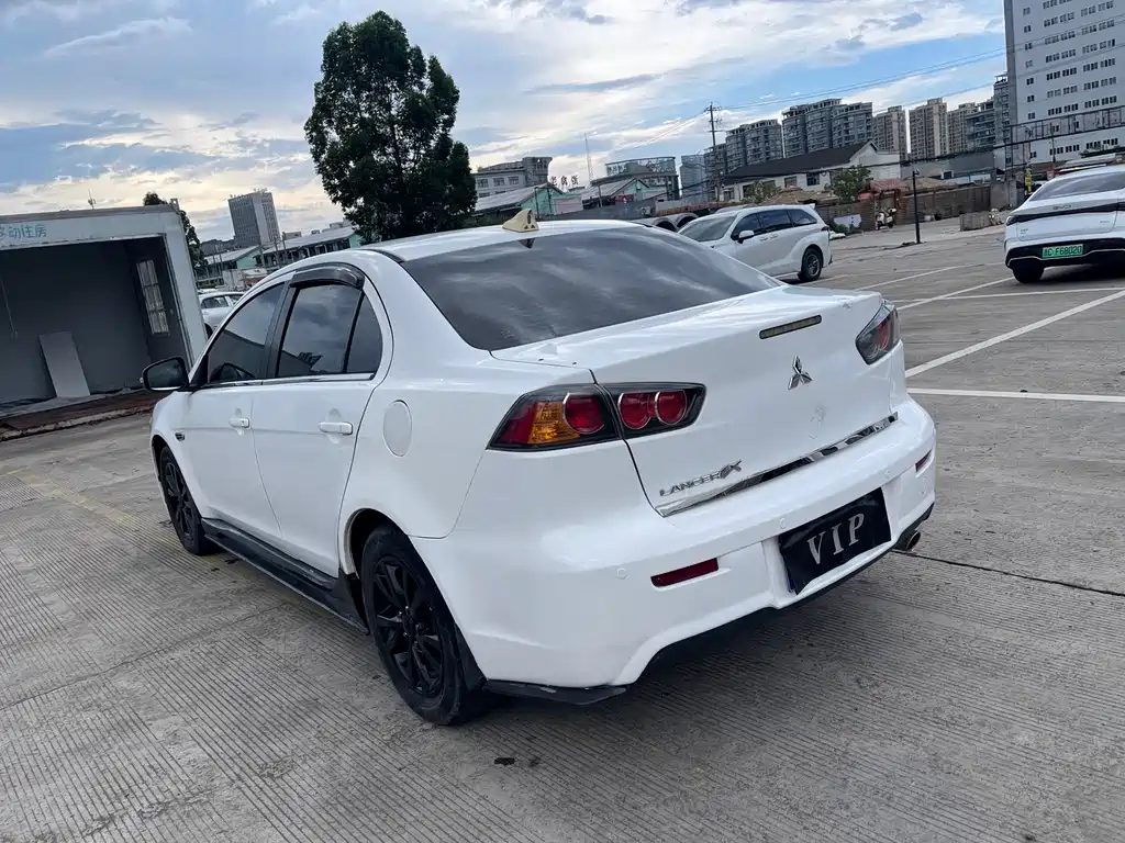 Mitsubishi Lancer EX — миниатюра 7