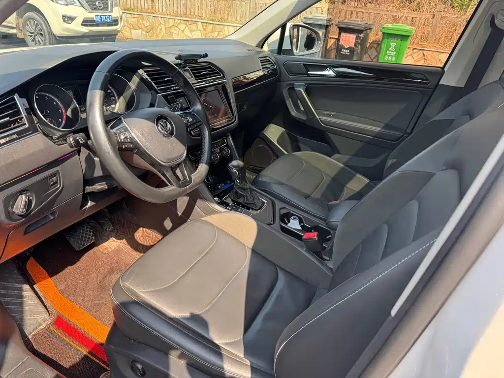 Volkswagen Tiguan L L 2019 330TSI AT Luxury VI