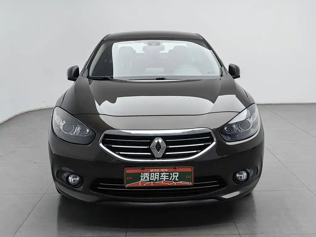 Renault Fluence 2.0L Comfort Edition, фото 3