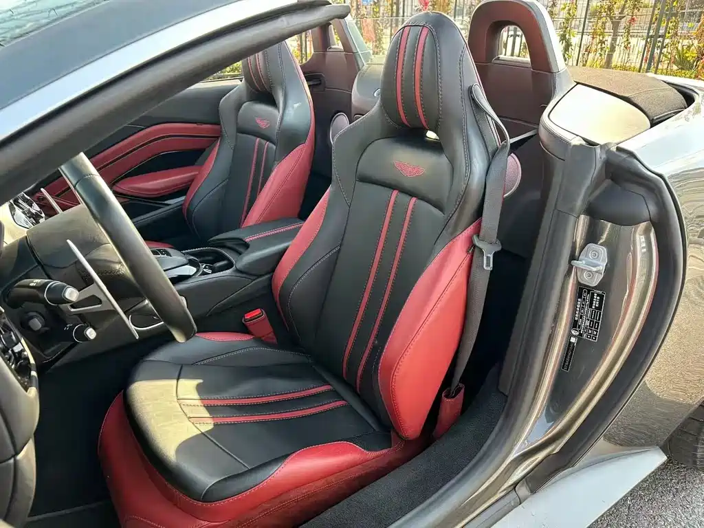 Aston Martin V8 Vantage 2022 4.0T V8 Roadster