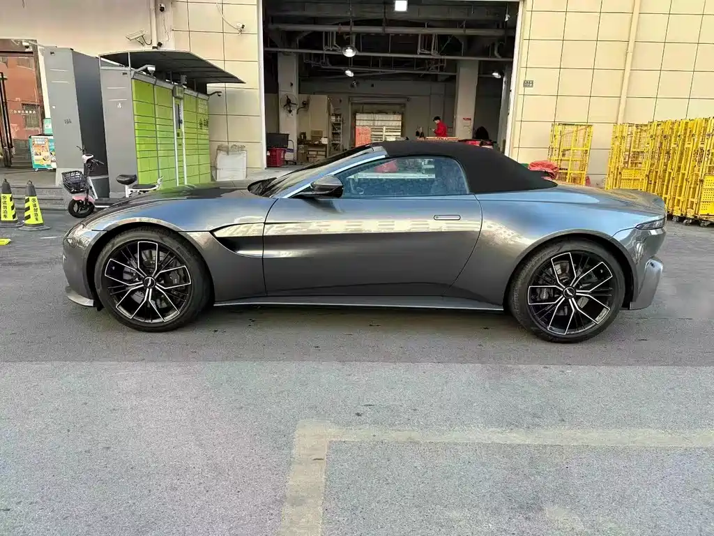Aston Martin V8 Vantage 2022 4.0T V8 Roadster