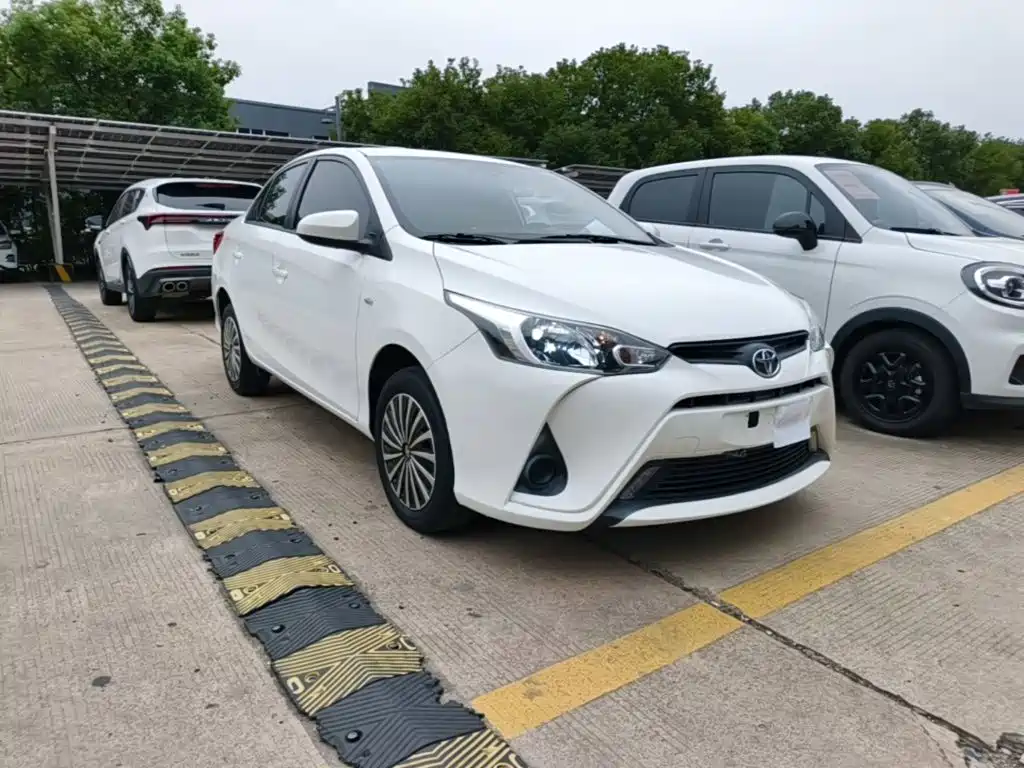 Toyota Yaris L — миниатюра 4