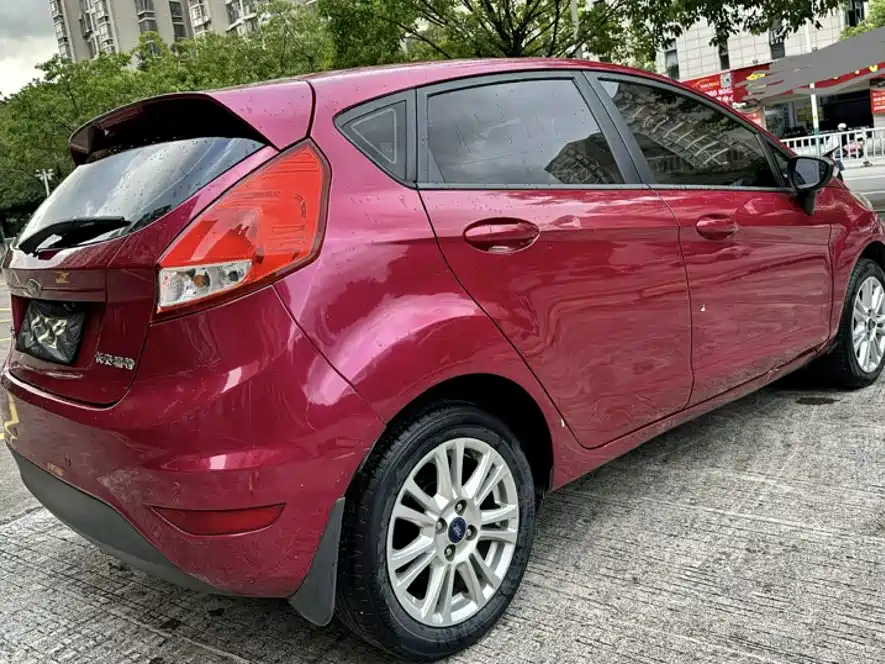 Ford Fiesta — миниатюра 7