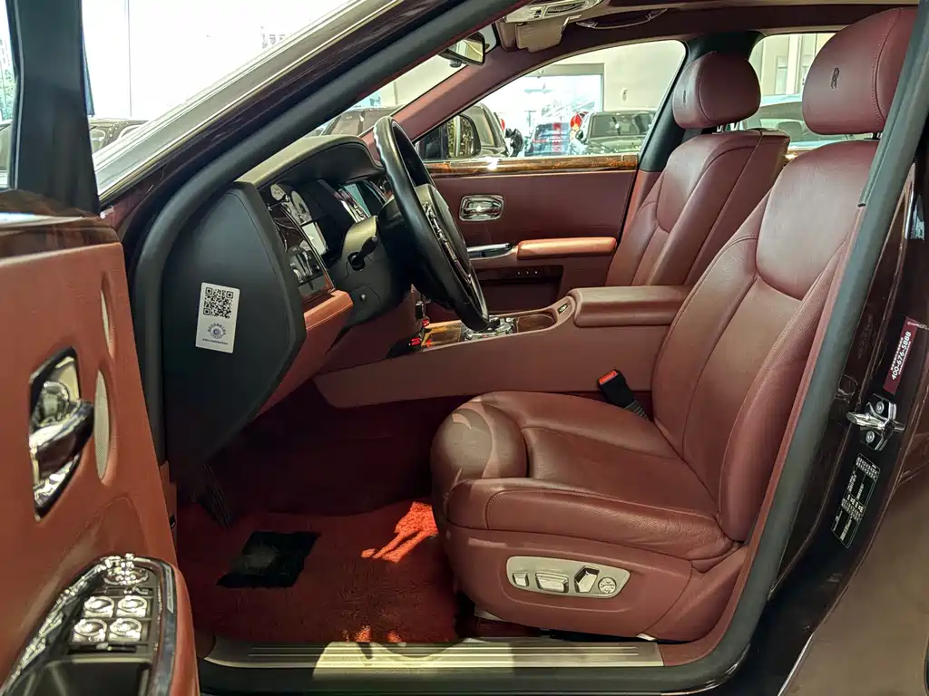 Rolls-Royce Ghost — миниатюра 6