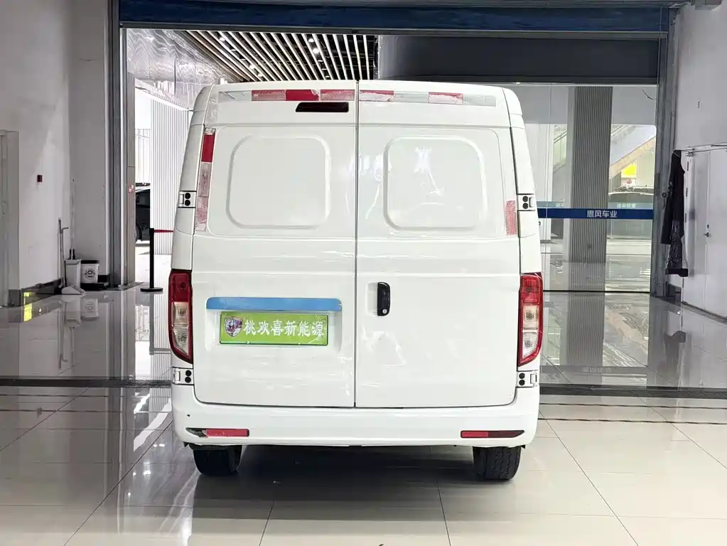 CHANGAN CROSS STAR V7 EV