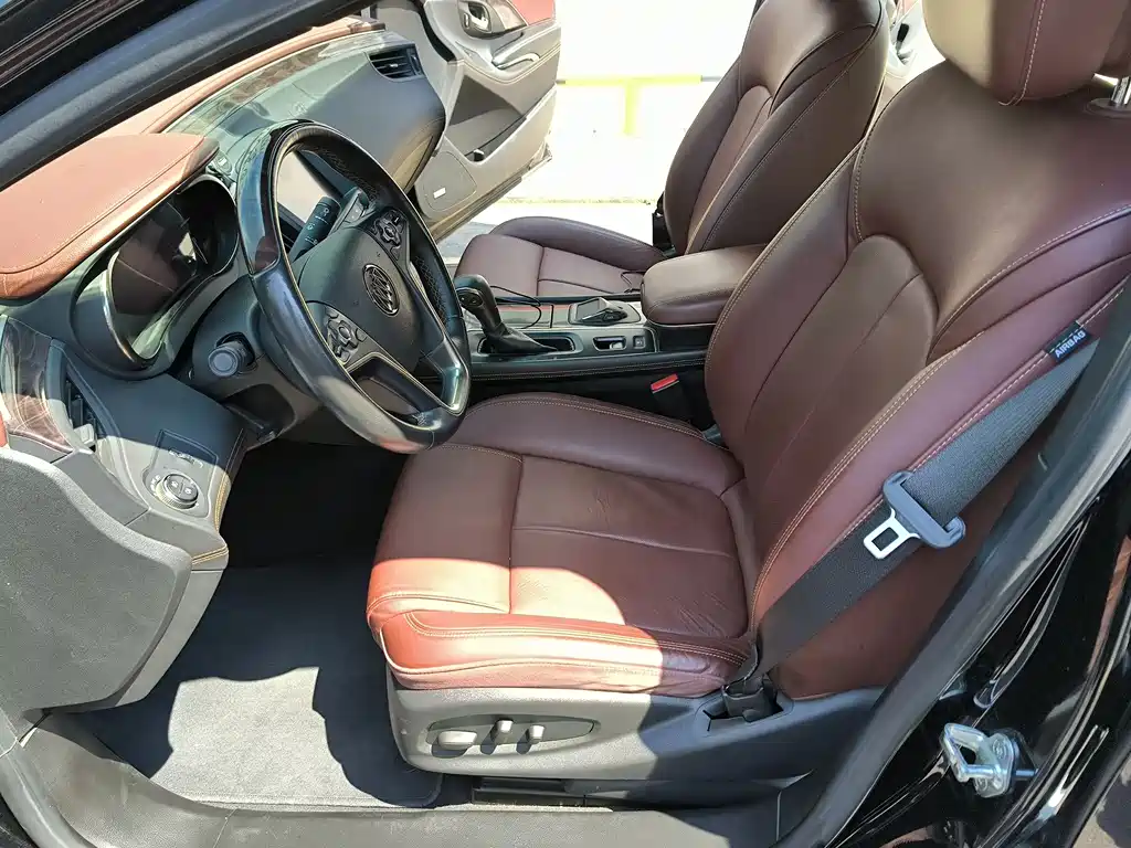 Buick LaCrosse 2013 2.4L SIDI Luxury Comfort