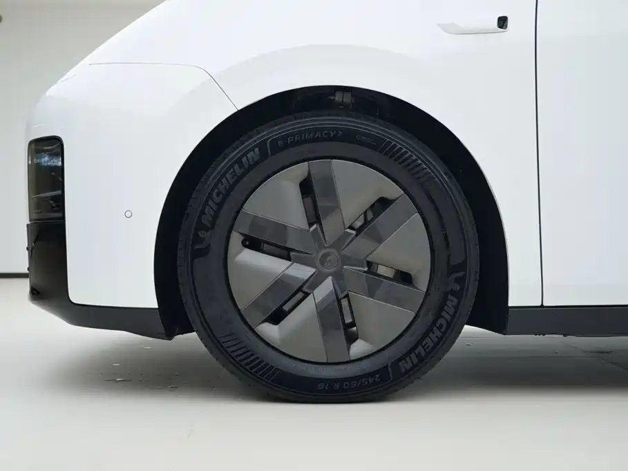 Li Auto Li MEGA — миниатюра 15