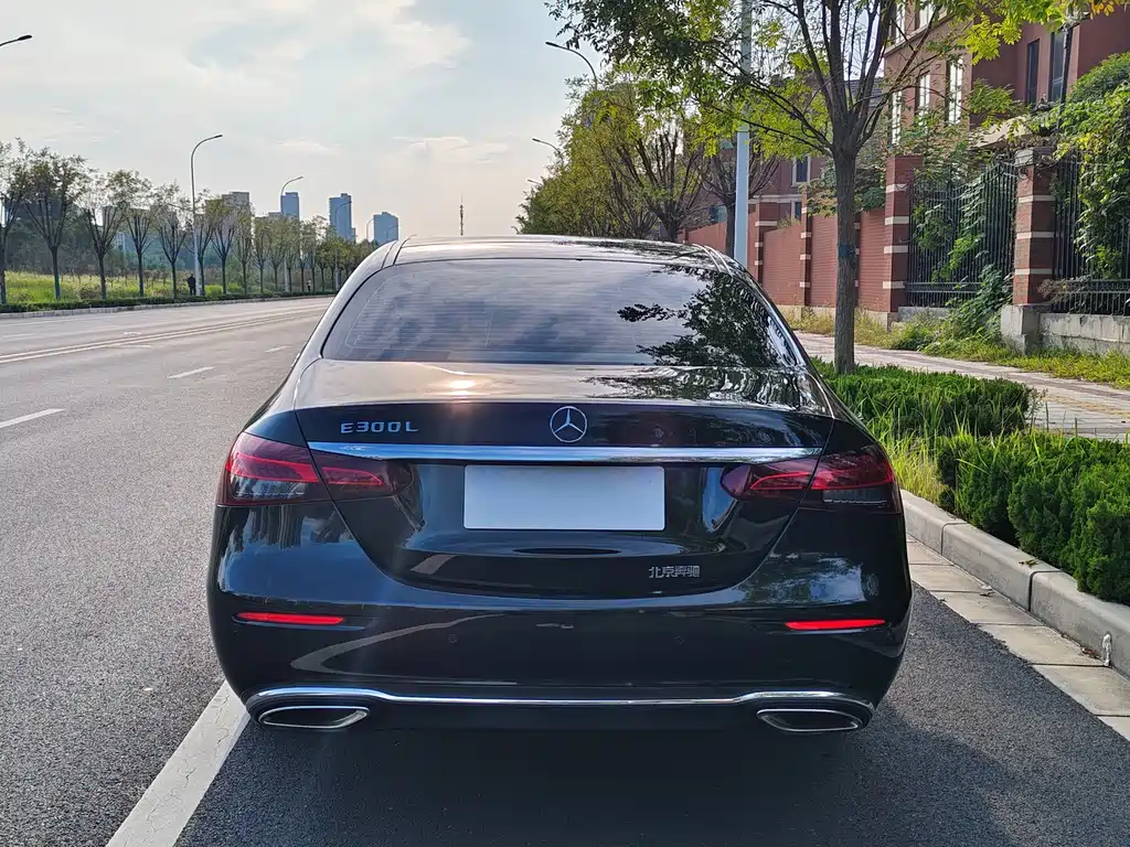 Mercedes-Benz E-Class — миниатюра 35