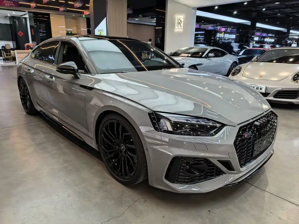 AUDI RS 5