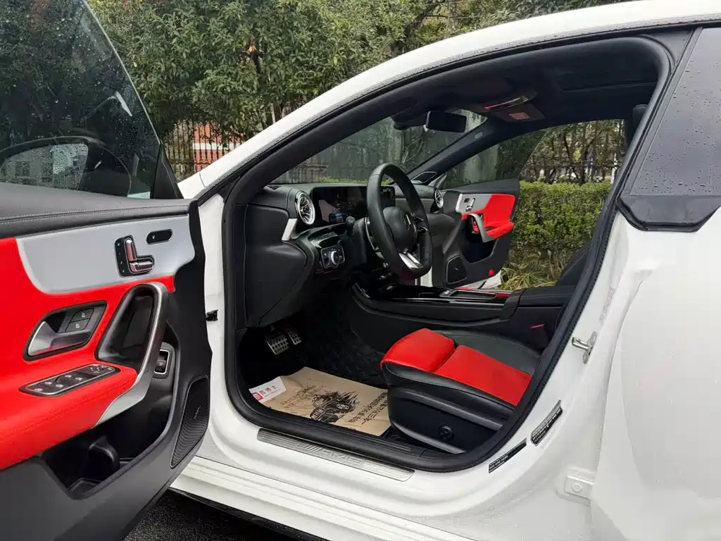 MERCEDES-BENZ CLA AMG