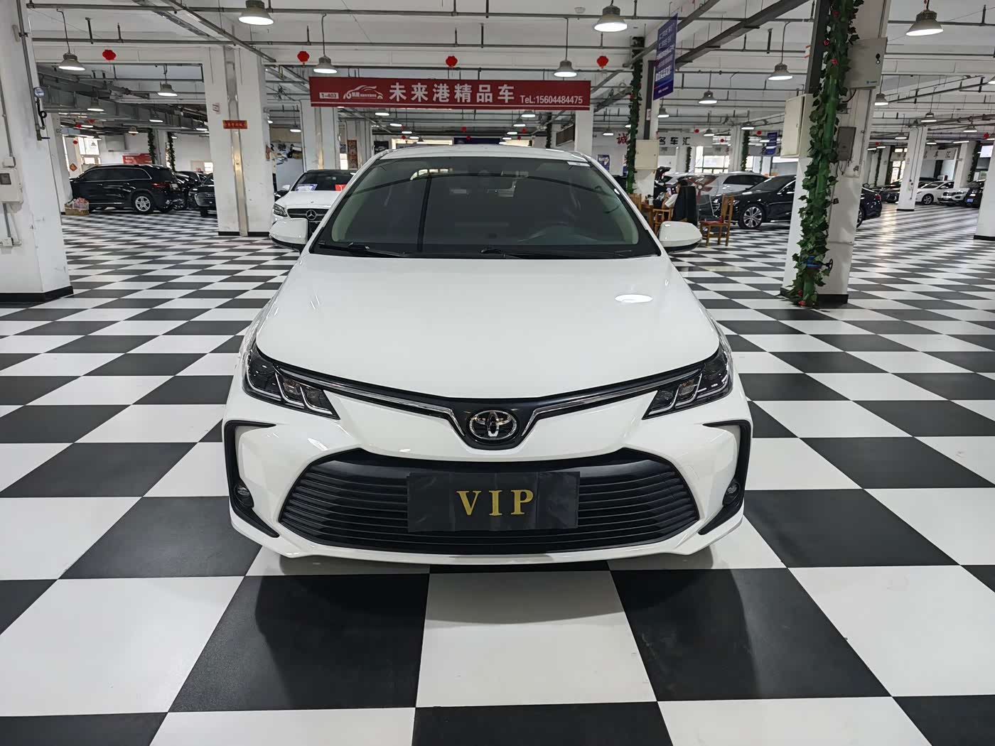 Toyota Corolla 1.2 л 2022 г. Белый, пробег 42500 км