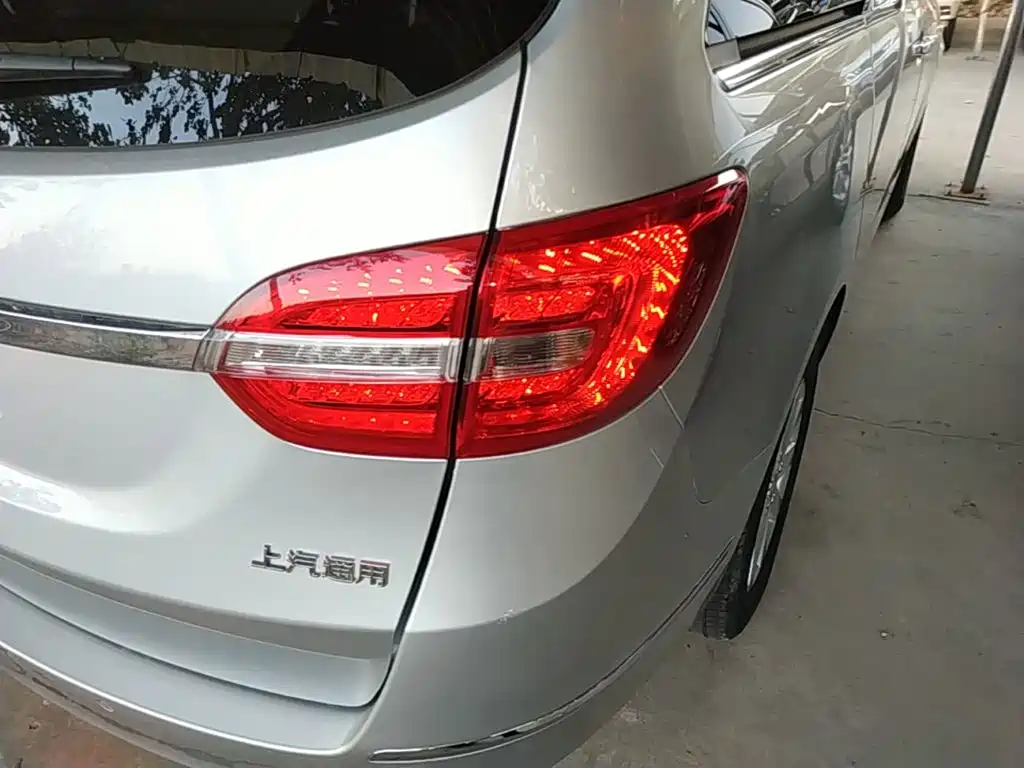 Buick GL8 — миниатюра 8