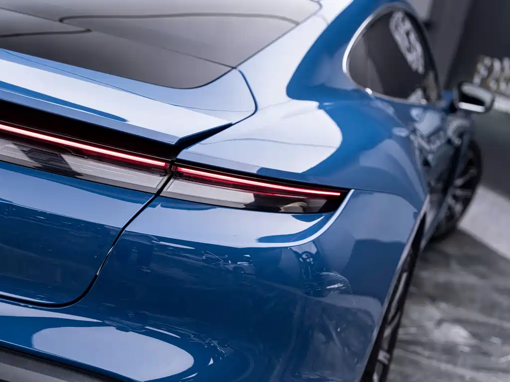 Porsche Taycan — миниатюра 13