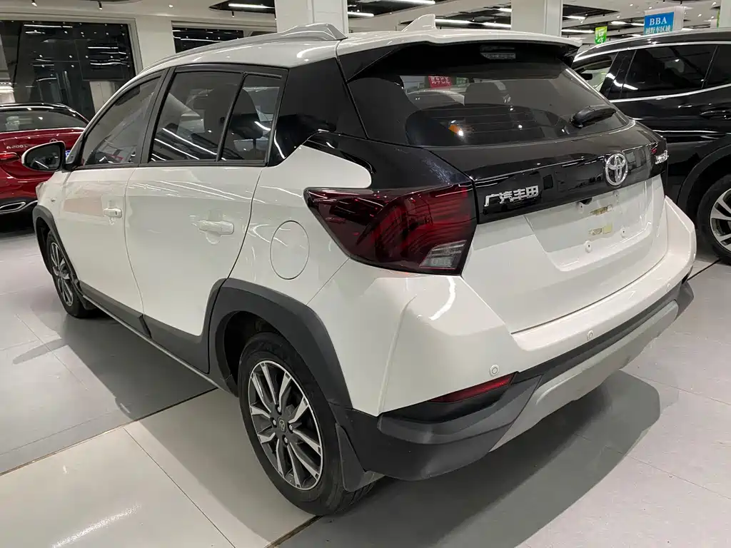 Toyota Yaris L — миниатюра 8