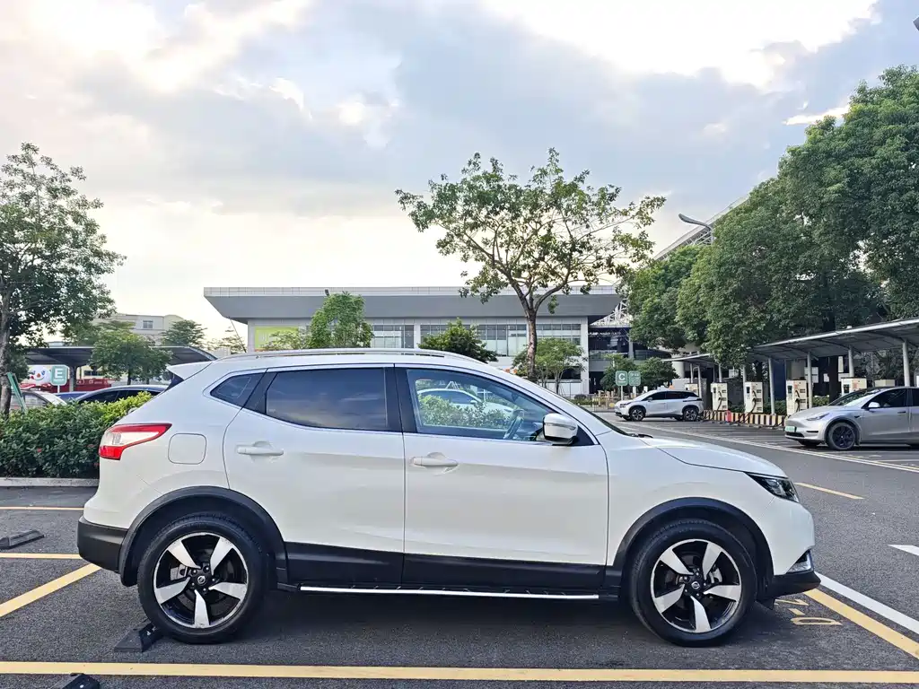 Nissan Qashqai — миниатюра 5