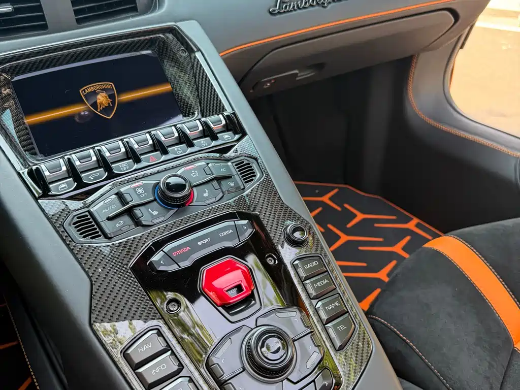 Lamborghini Aventador 2013 LP 700-4 Roadster