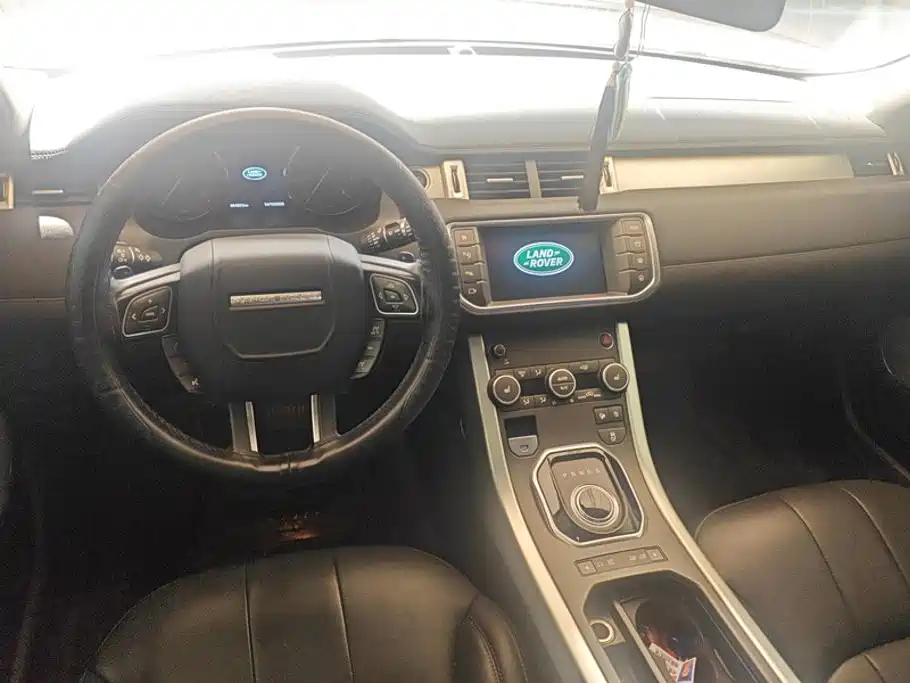 Land Rover Evoque — миниатюра 12