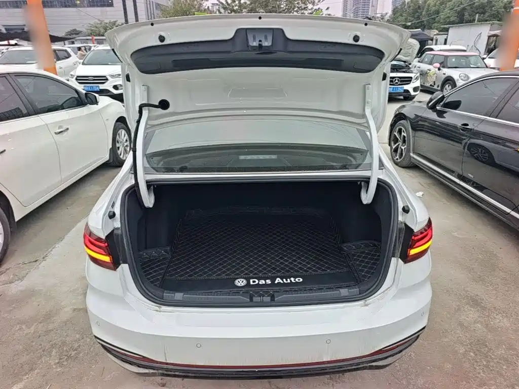 Volkswagen Lavida — миниатюра 19