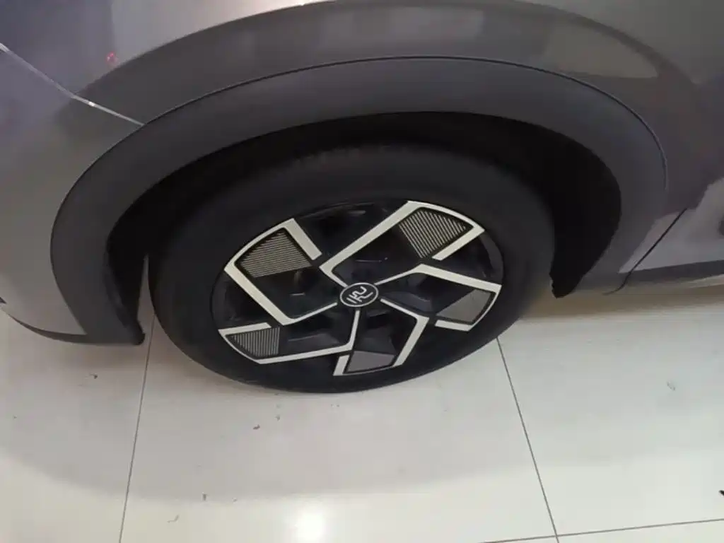 BYD Yuan Plus — миниатюра 23