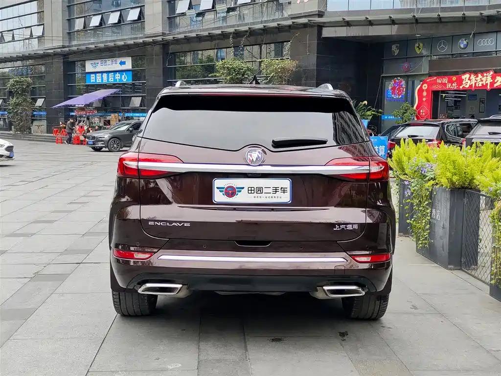 Buick Enclave 2022 652T Avenir 6 мест