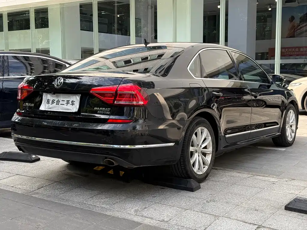 Volkswagen Passat — миниатюра 4