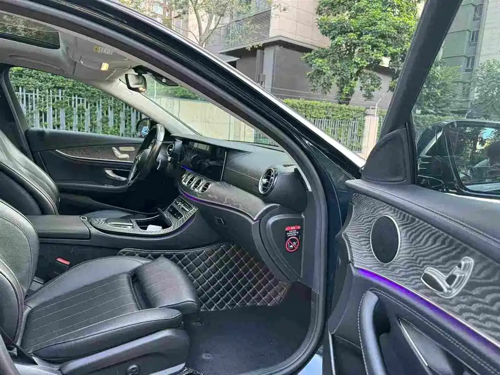Mercedes-Benz E-Class — миниатюра 8