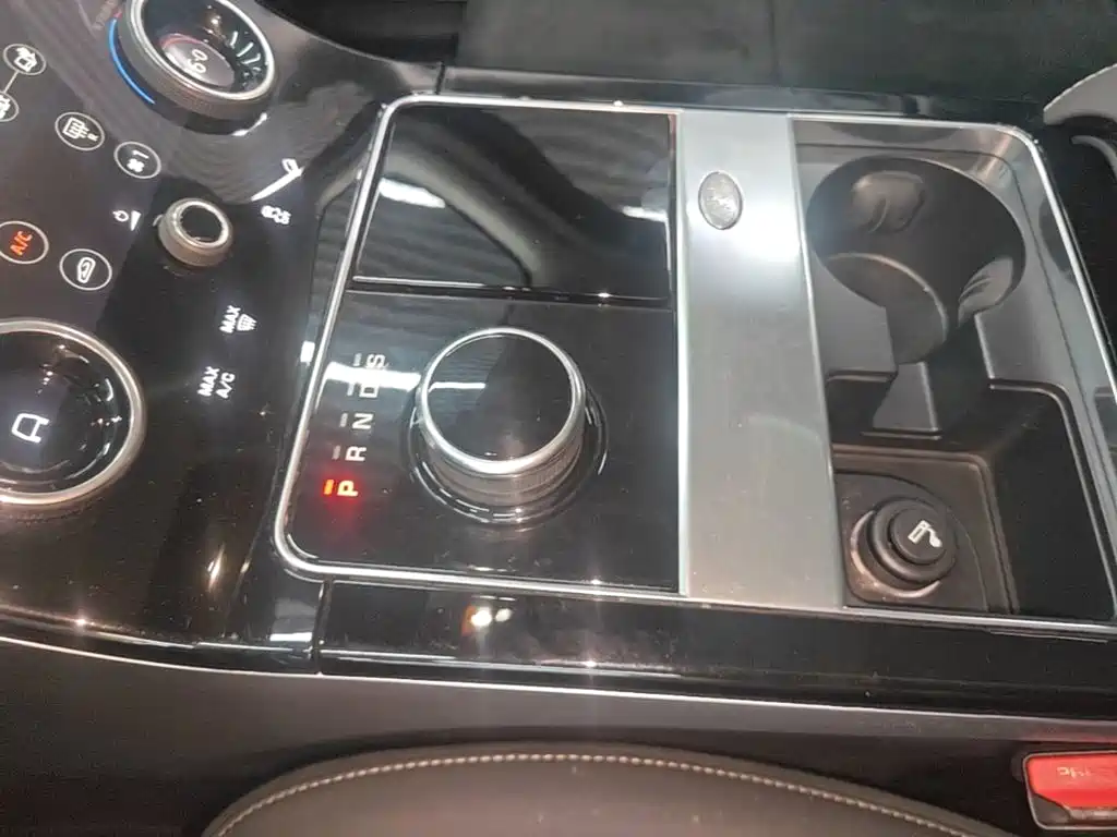 Land Rover Velar — миниатюра 14
