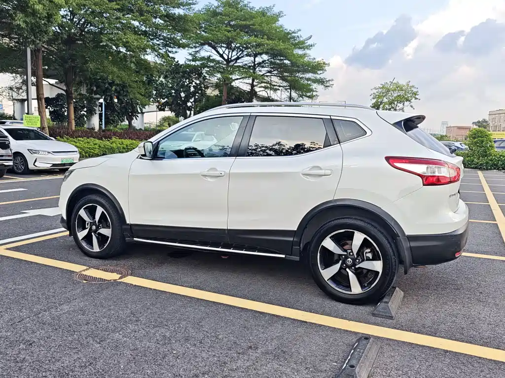 Nissan Qashqai — миниатюра 23