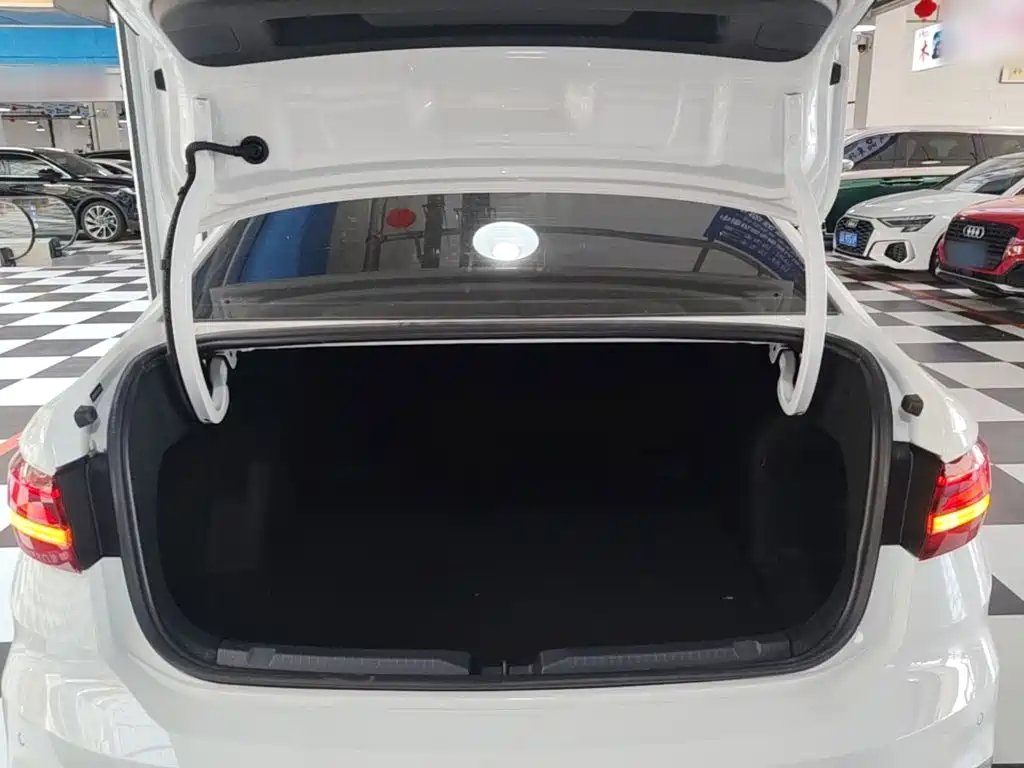 Volkswagen Lavida — миниатюра 19