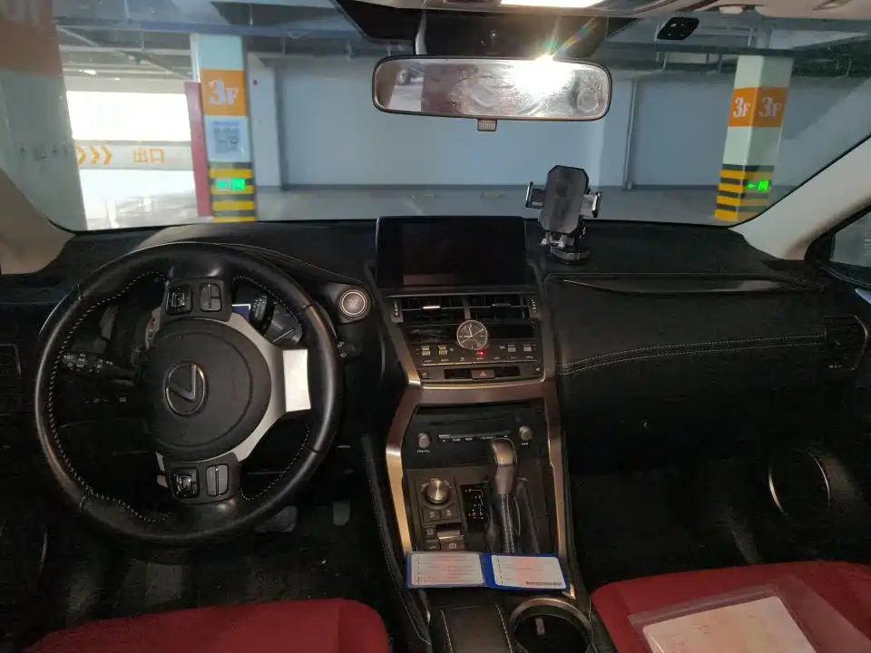 Lexus NX — миниатюра 4